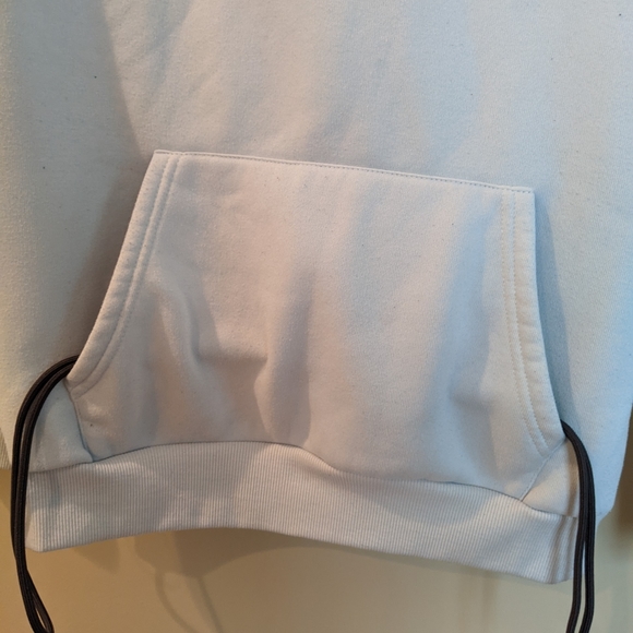 NWOT Girls Oversized Butterfly Pullover Hoodie with Kangaroo pocket - Picture 4 of 5